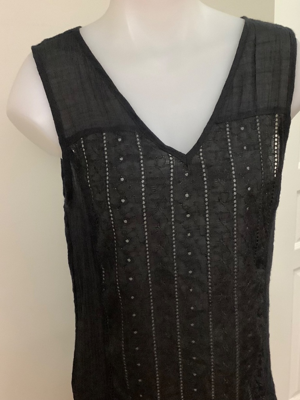 Black Eyelet Top fits M/L 36-38 bust - Picture 10 of 12